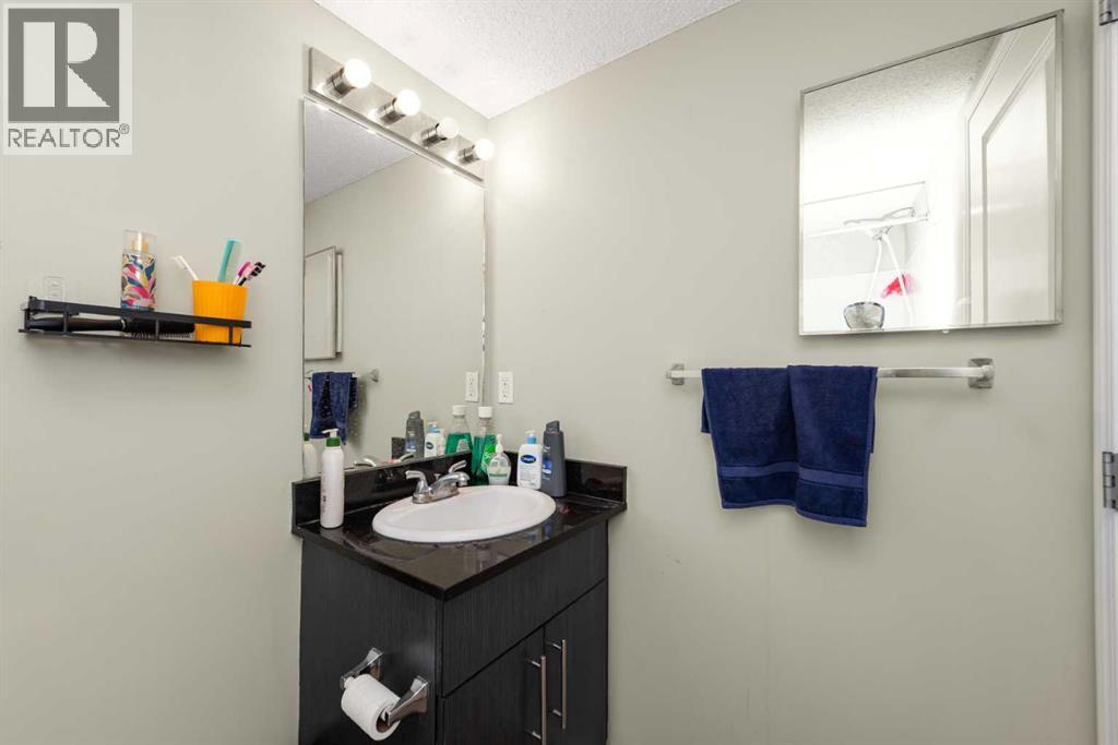 #207 5 Saddlestone Way NE - 15