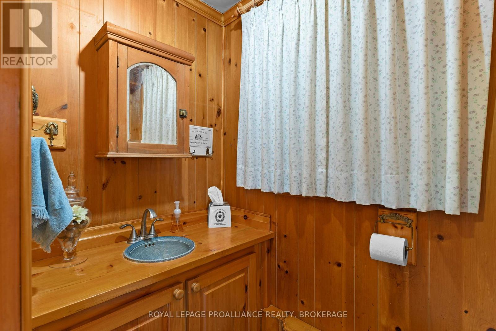 2 ALWINGTON AVENUE - Image 16