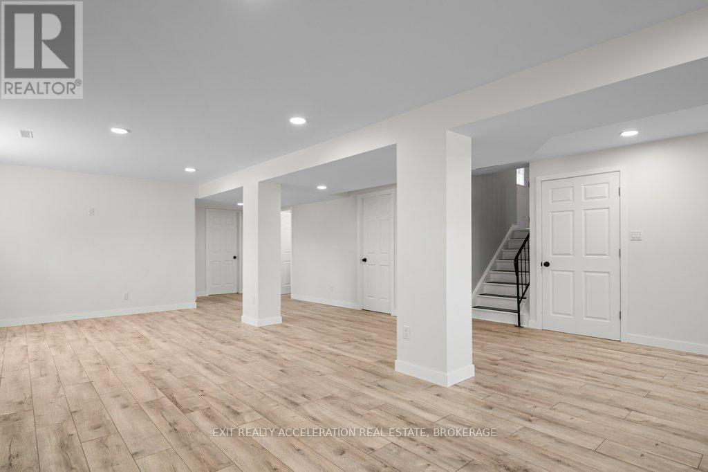 2 ANGUS DRIVE - 27