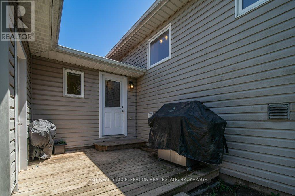 2 ANGUS DRIVE - 39