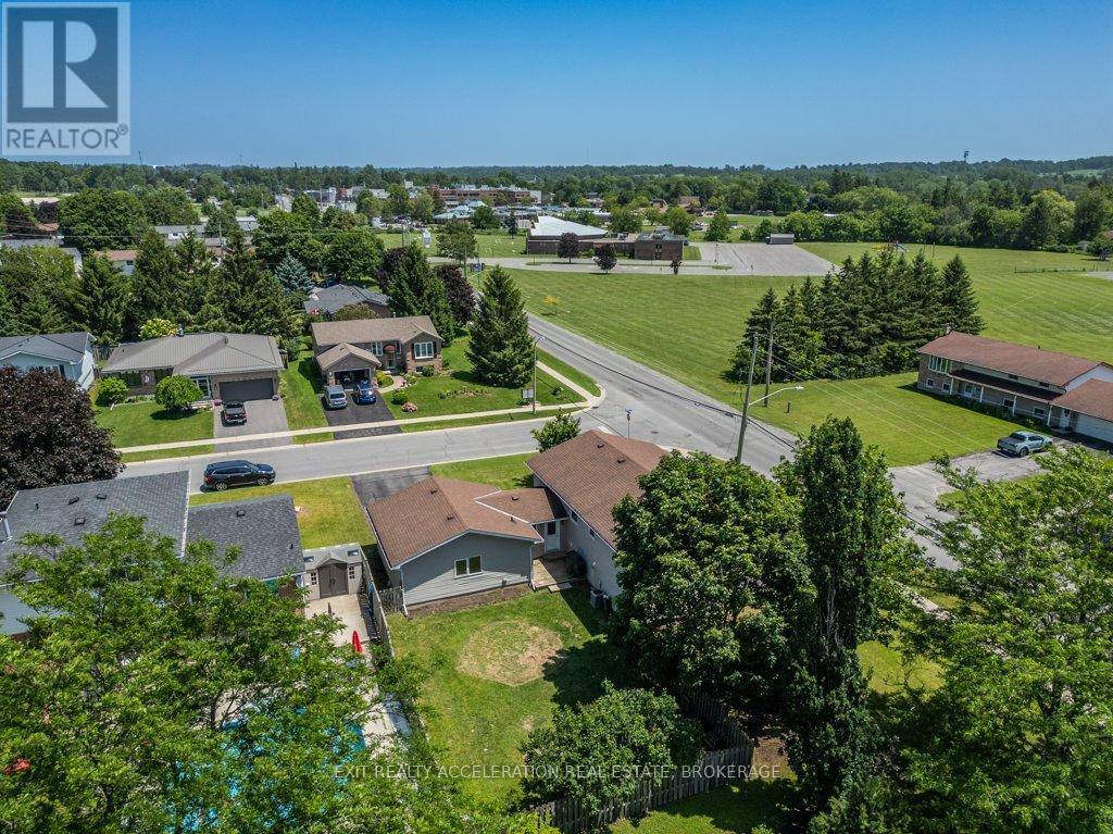 2 ANGUS DRIVE - 43