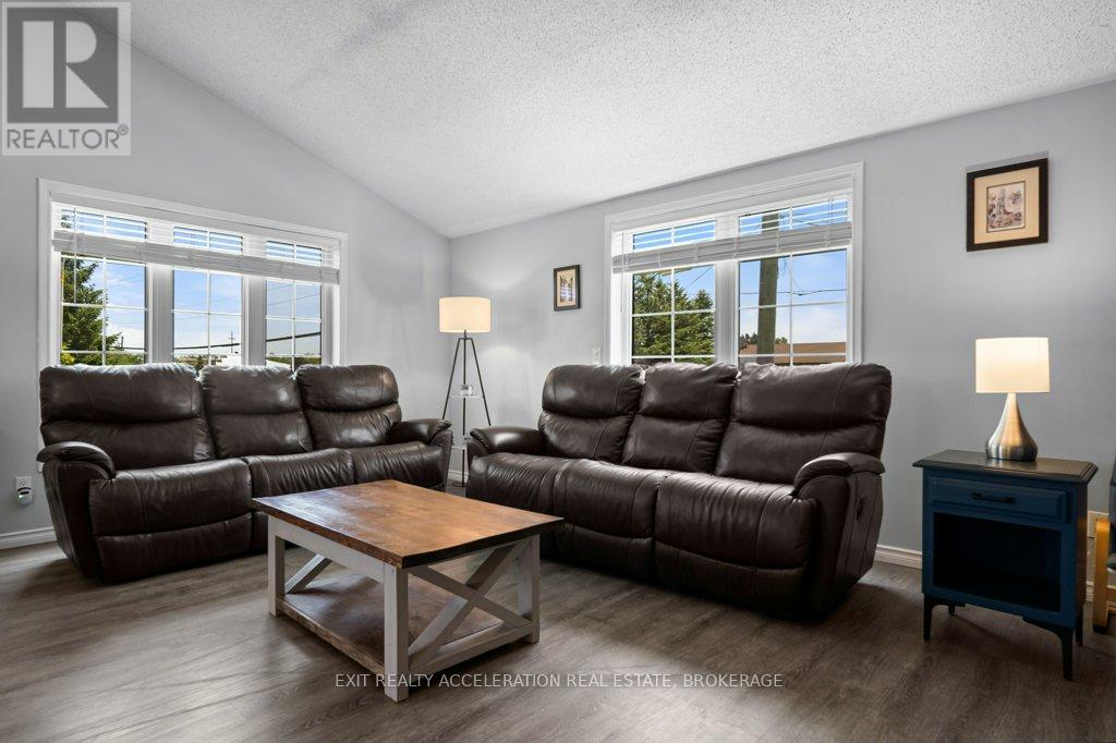 2 ANGUS DRIVE - 9