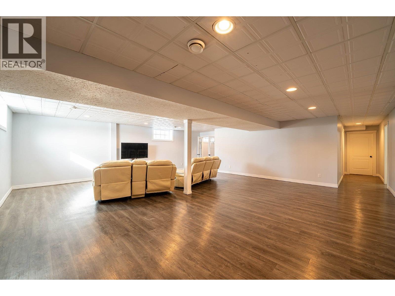 8607 109 AVENUE - 17
