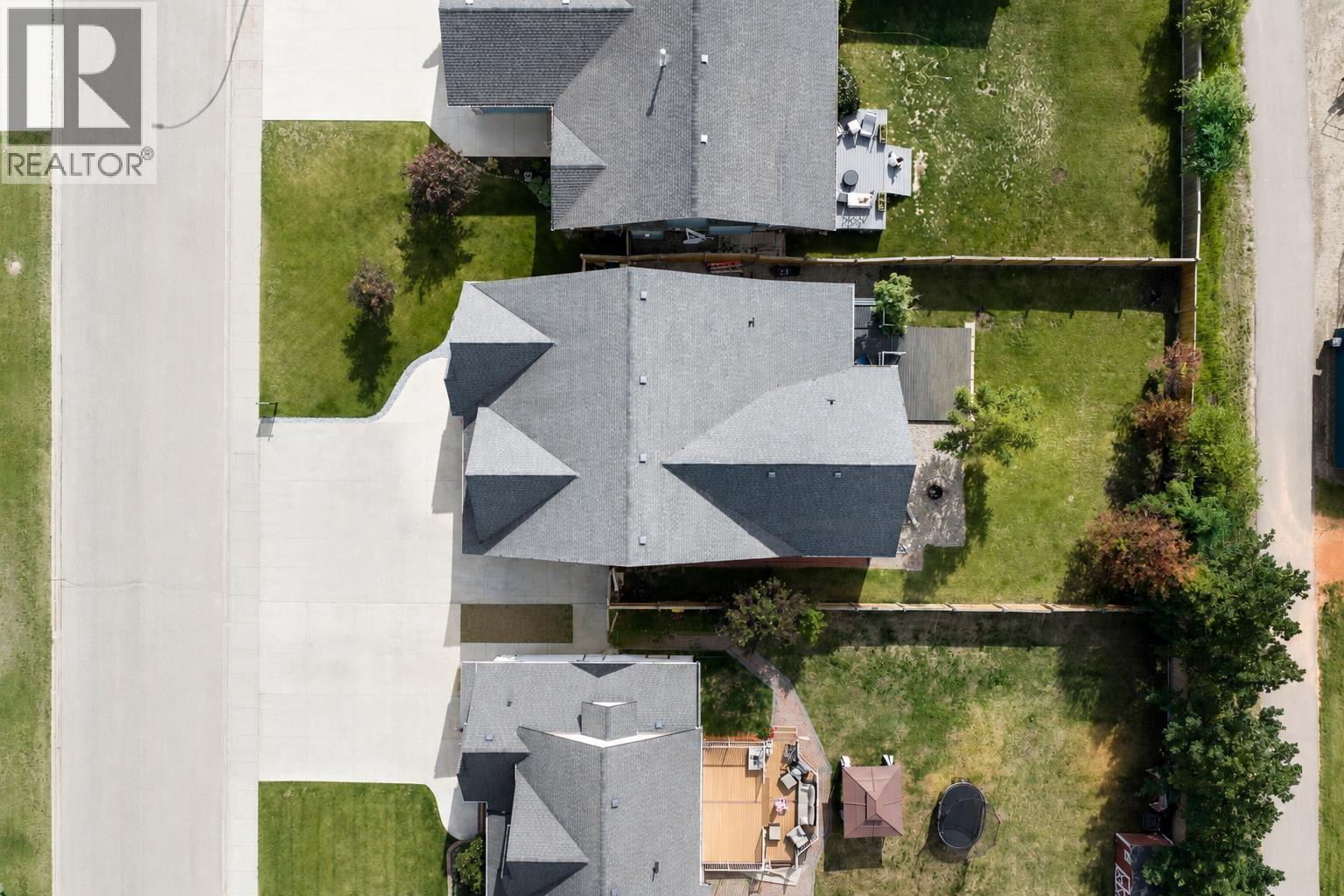 8607 109 AVENUE - 23