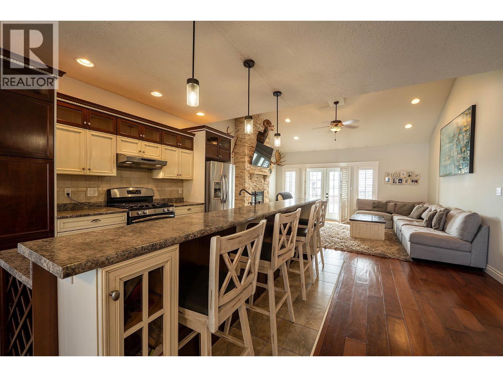 8607 109 AVENUE - 6
