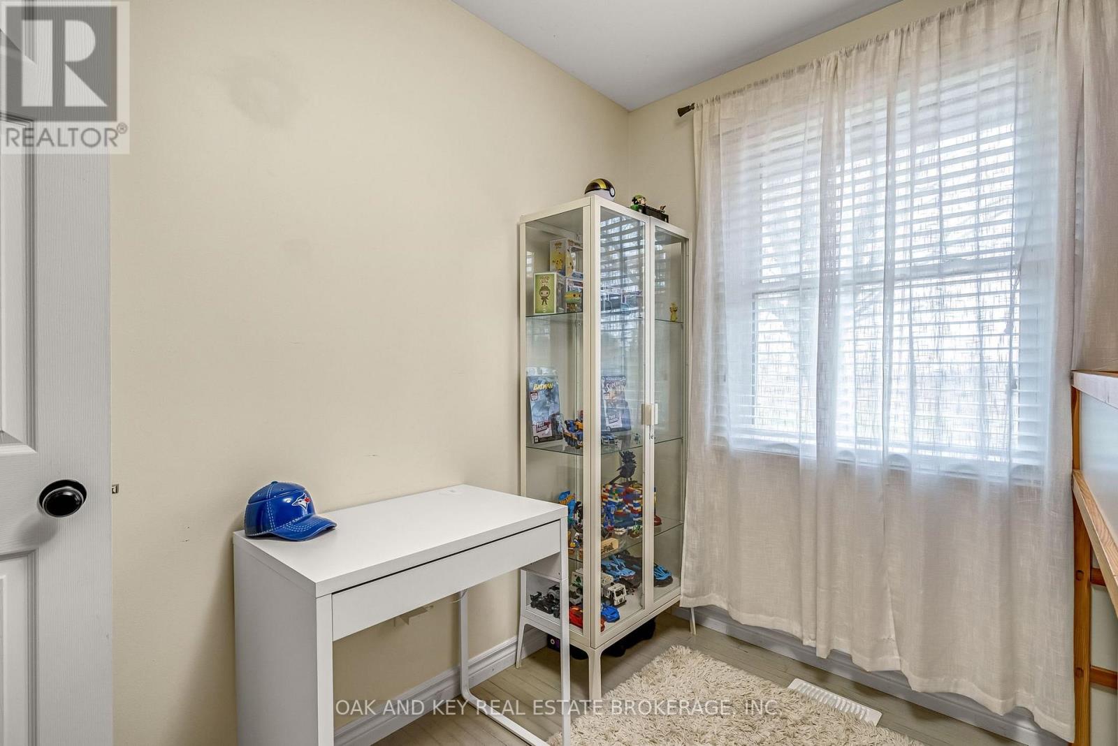 26 SINCLAIR AVENUE - 15