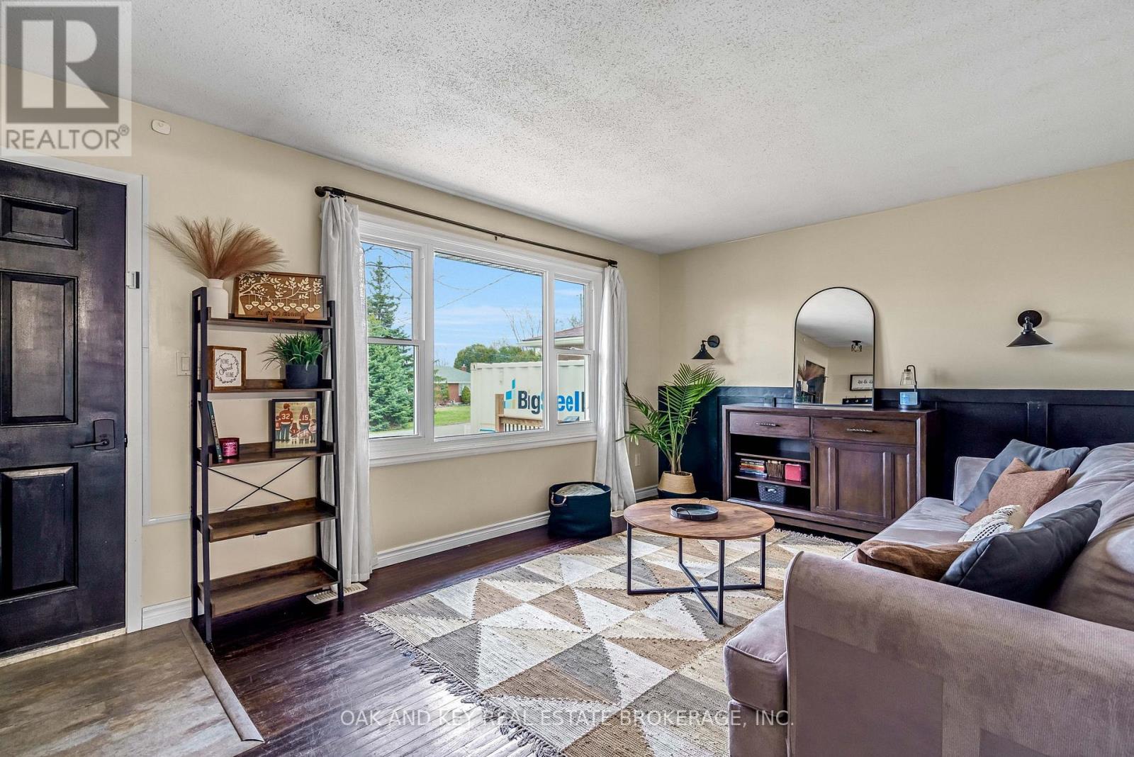 26 SINCLAIR AVENUE - 3