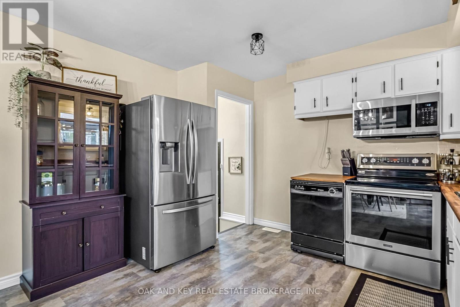26 SINCLAIR AVENUE - 8