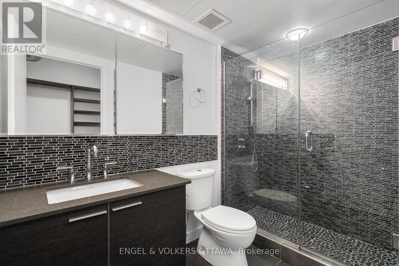 #205 354 GLADSTONE AVENUE - 14