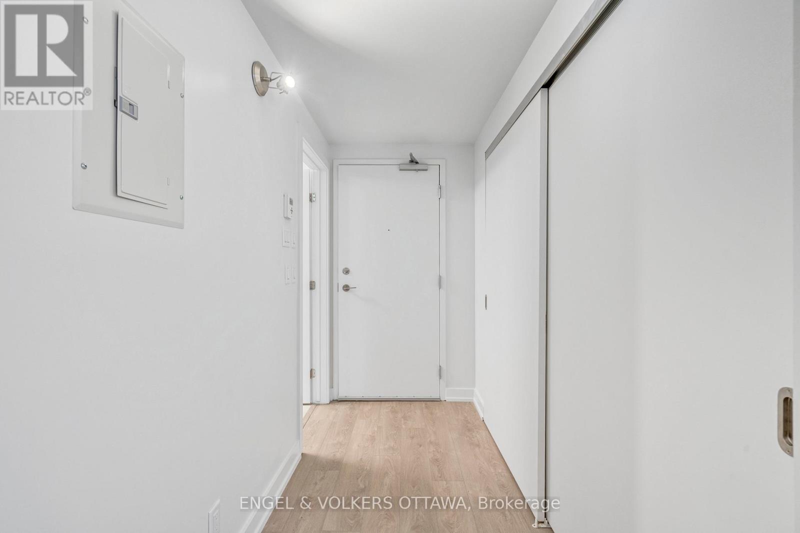 #205 354 GLADSTONE AVENUE - 21