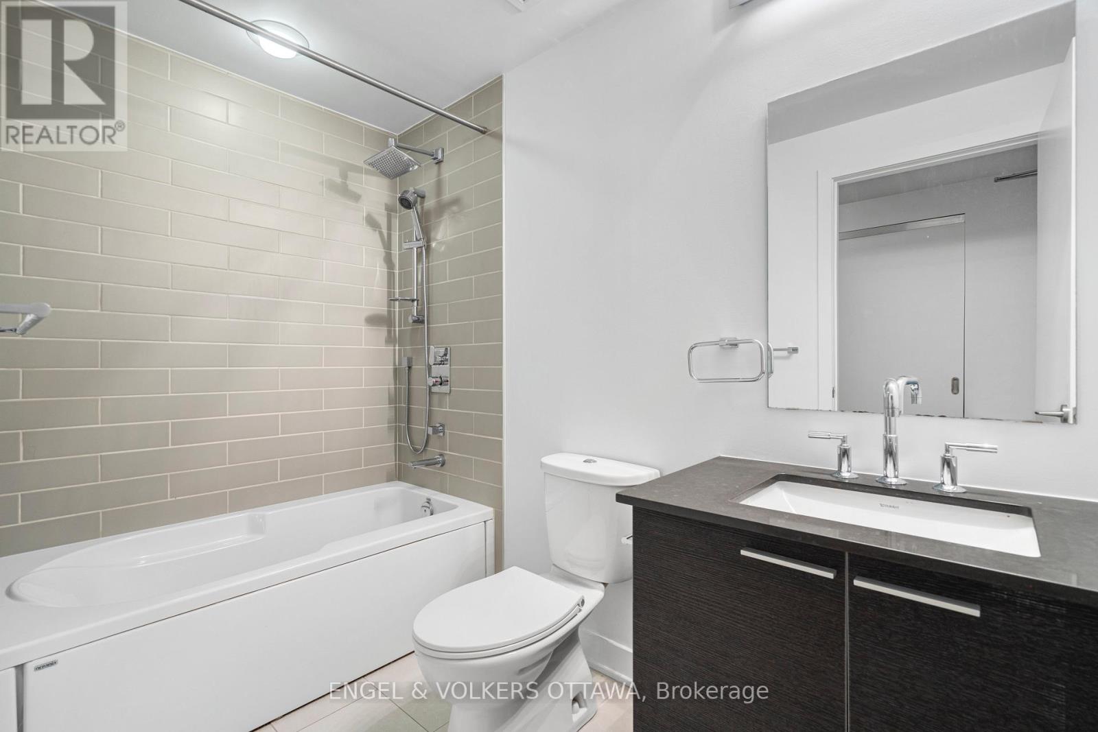 #205 354 GLADSTONE AVENUE - 22