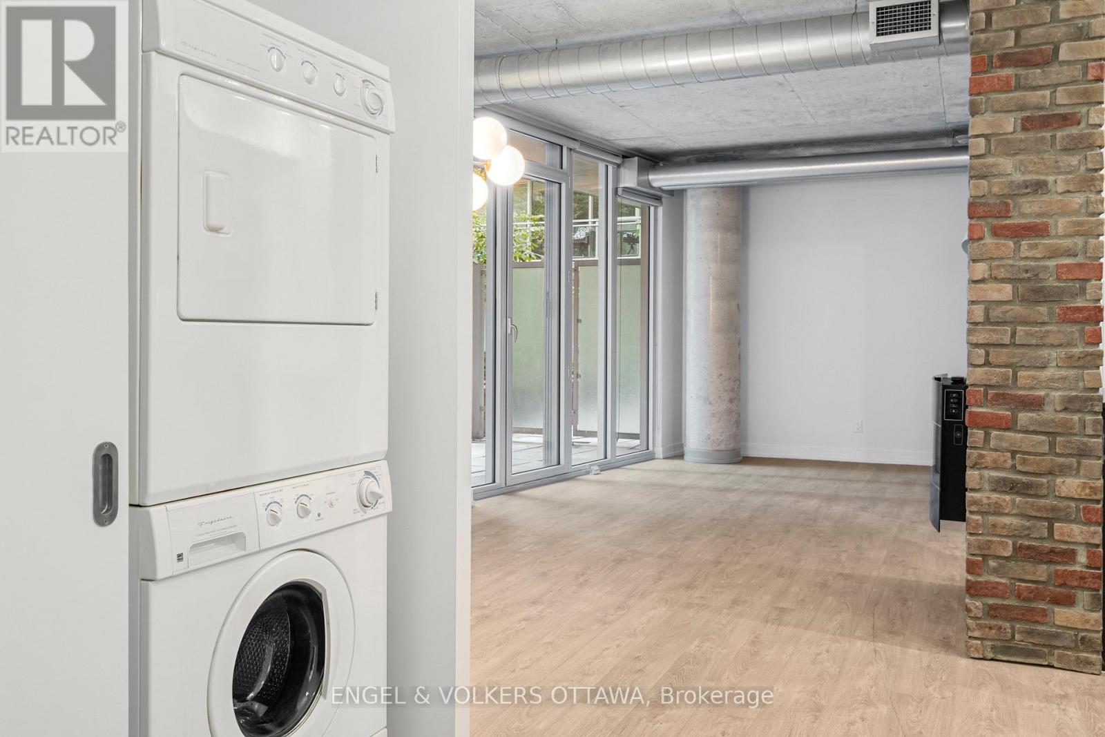 #205 354 GLADSTONE AVENUE - 23