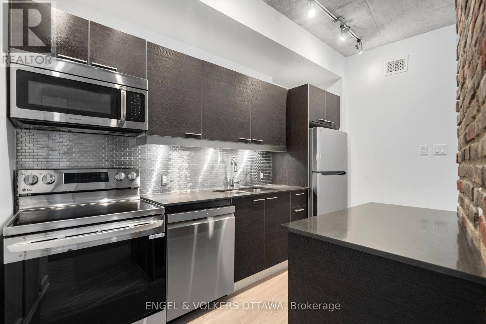 #205 354 GLADSTONE AVENUE - 7