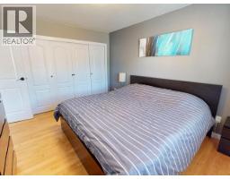 8206 Centennial Drive, Powell River, BC  Photo 14