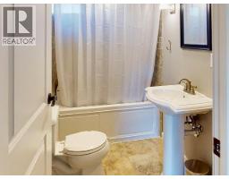 8206 Centennial Drive, Powell River, BC  Photo 17