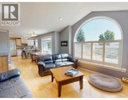 Bedroom - 8206 Centennial Drive, Powell River, BC  Photo 9