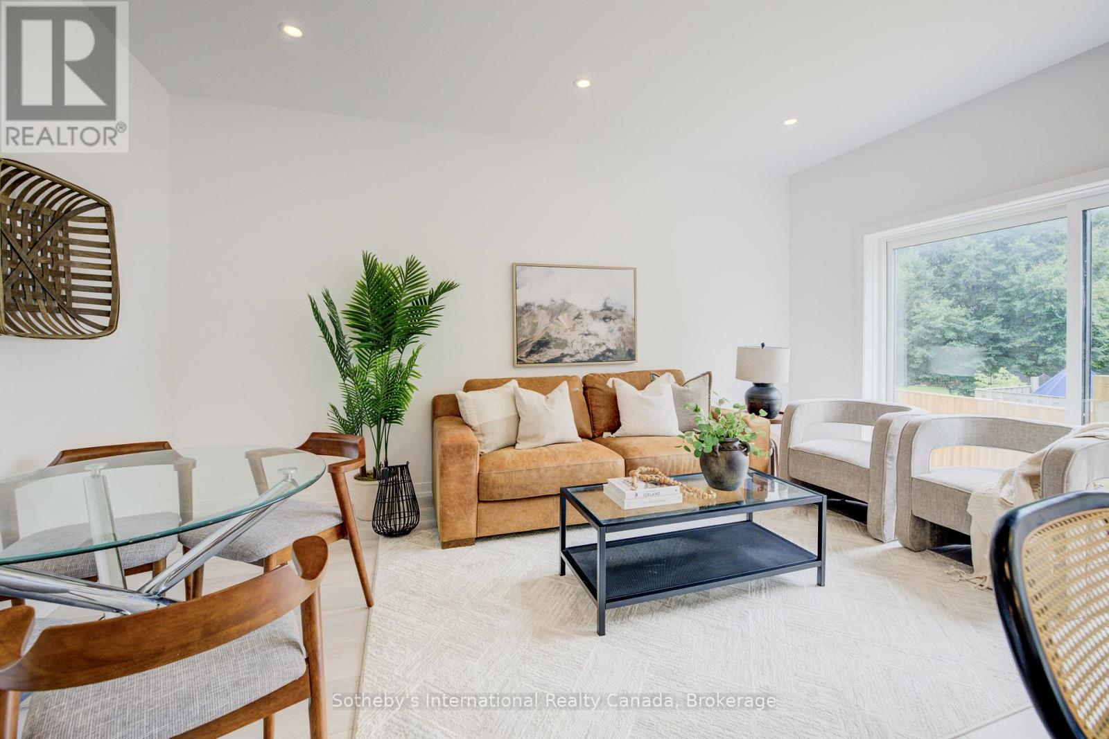 #14 416 DUNDAS STREET S - 11