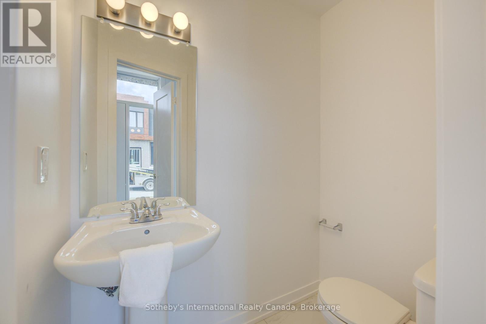 #14 416 DUNDAS STREET S - 22