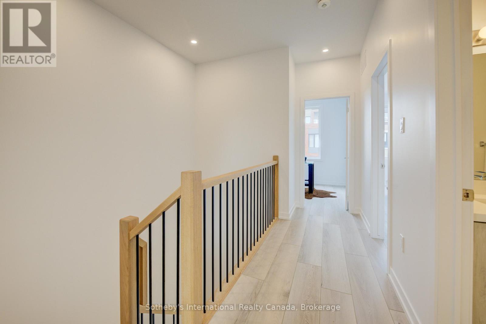 #14 416 DUNDAS STREET S - 23