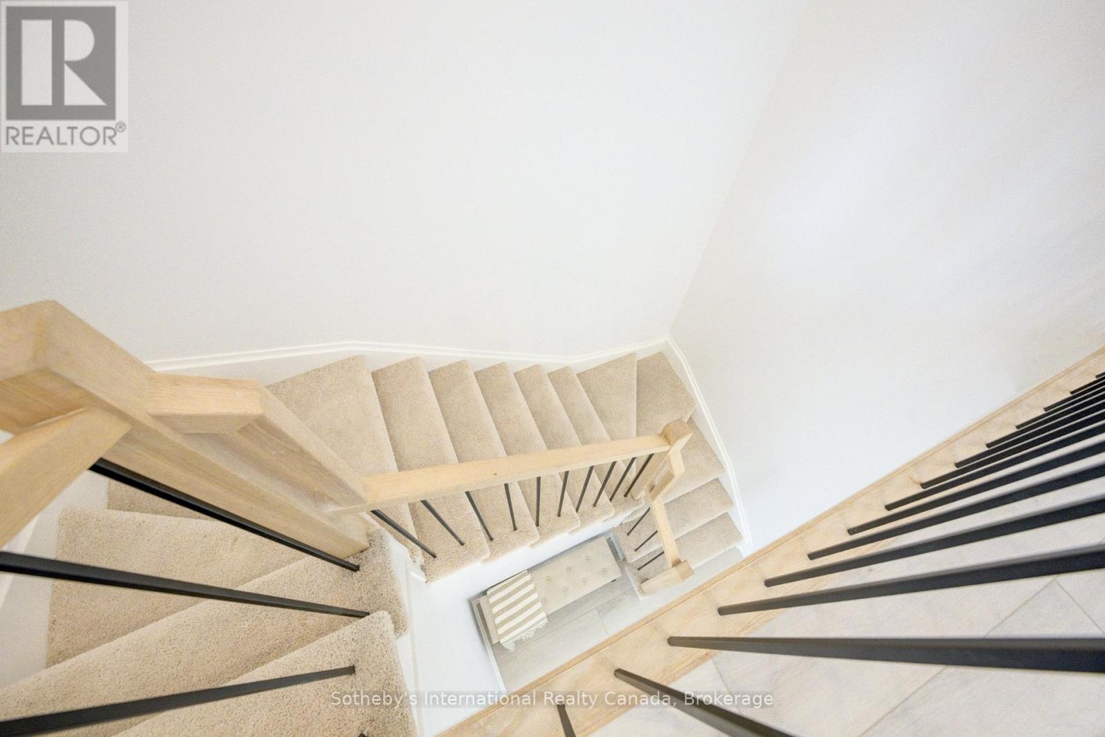 #14 416 DUNDAS STREET S - 24