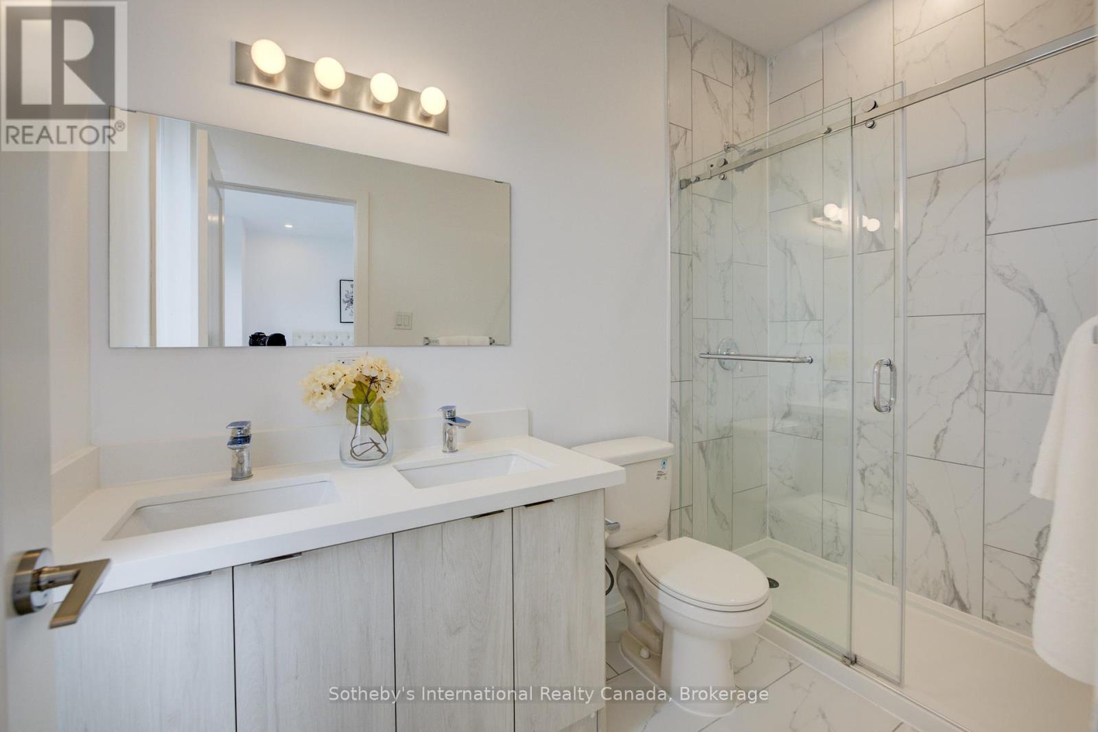 #14 416 DUNDAS STREET S - 28