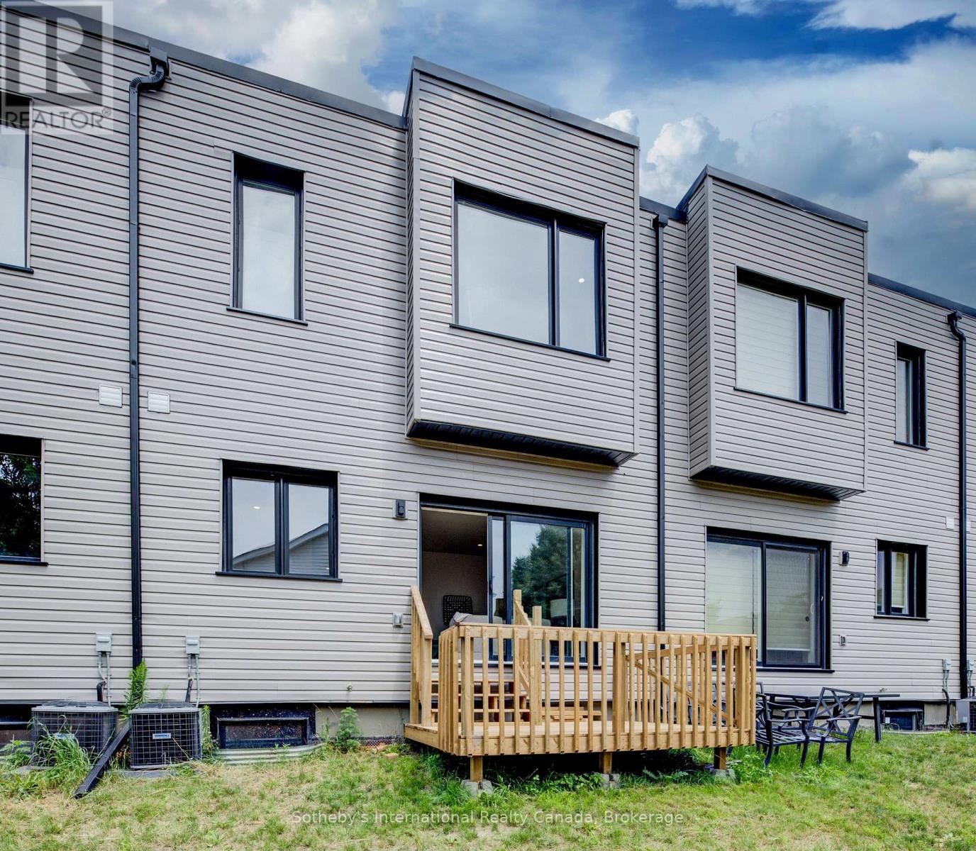 #14 416 DUNDAS STREET S - 36