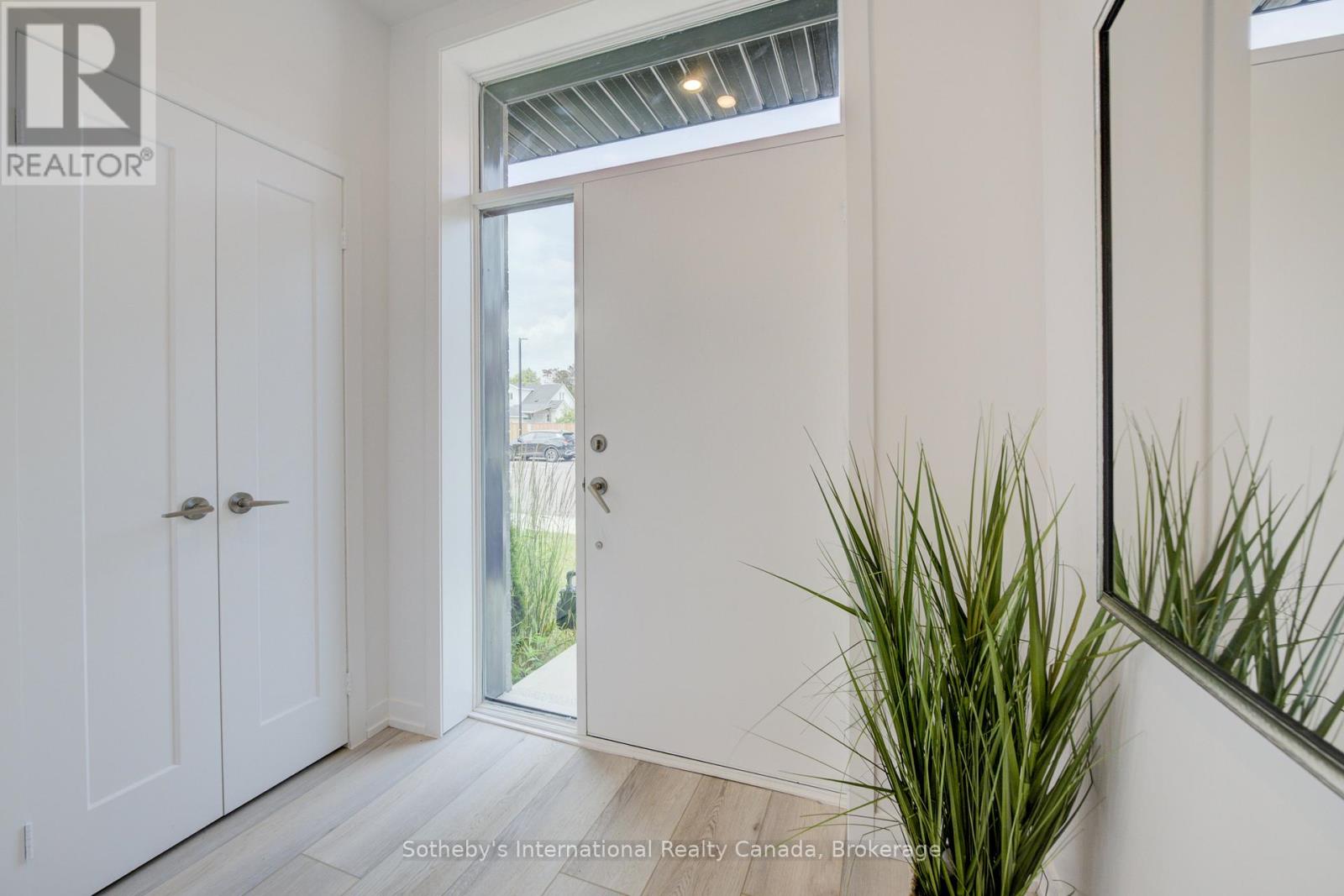 #14 416 DUNDAS STREET S - 6