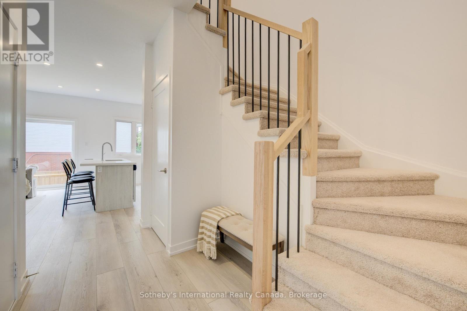 #14 416 DUNDAS STREET S - 7