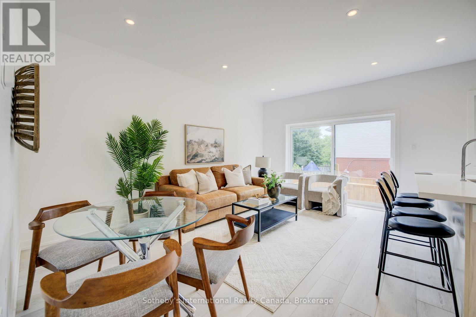 #14 416 DUNDAS STREET S - 9
