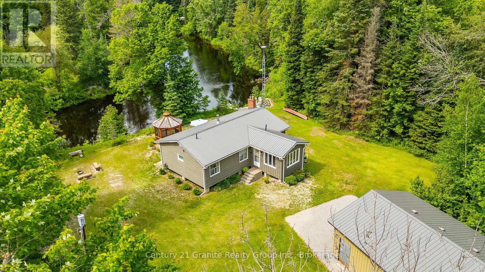 1075 HOBBITS LANE - 38