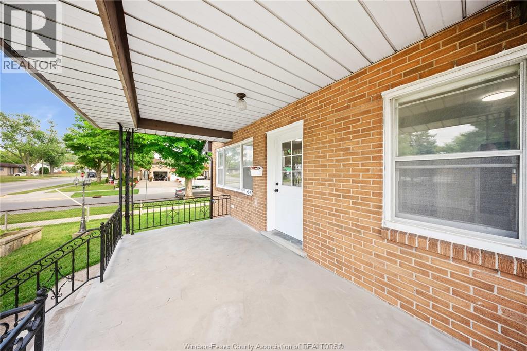 1465 CAMPBELL AVENUE - 10