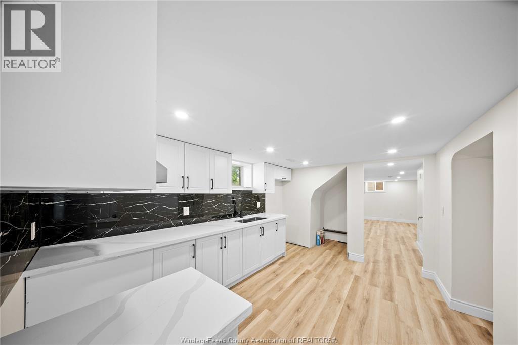 1465 CAMPBELL AVENUE - 31