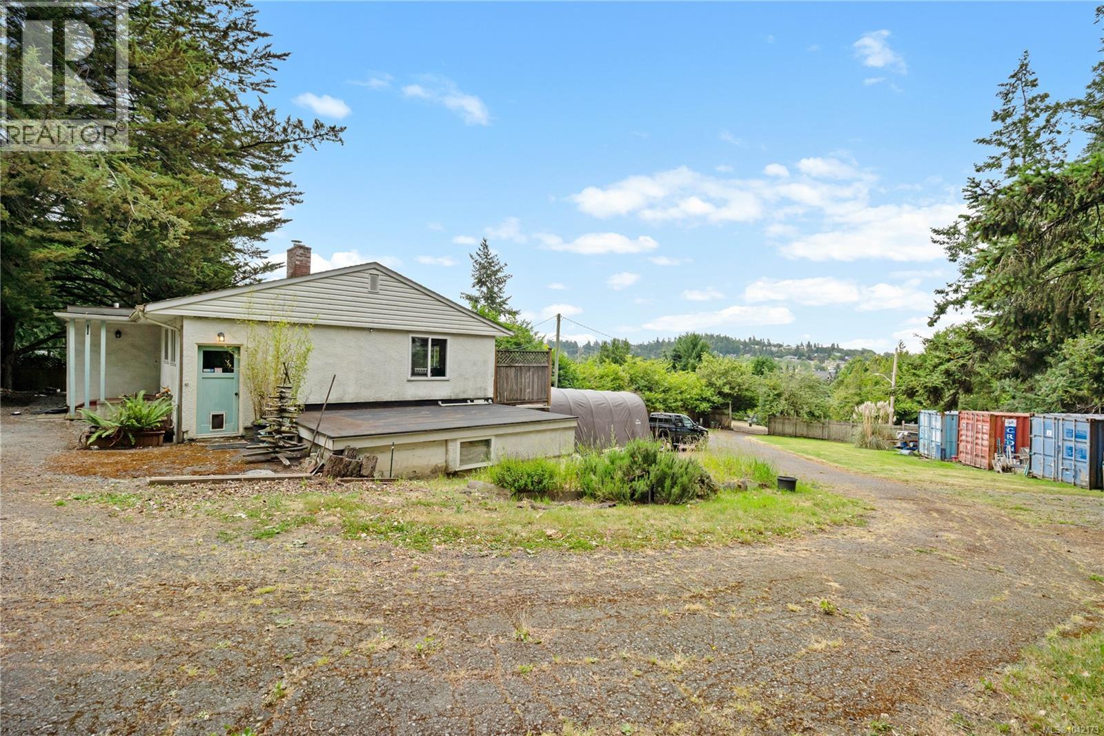 4511 Pachena Pl - 34