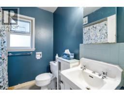 Dining room - 4511 Pachena Pl, Saanich, BC V8X2P1 Photo 17