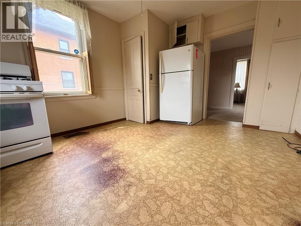 358 BARTON Street E - 15