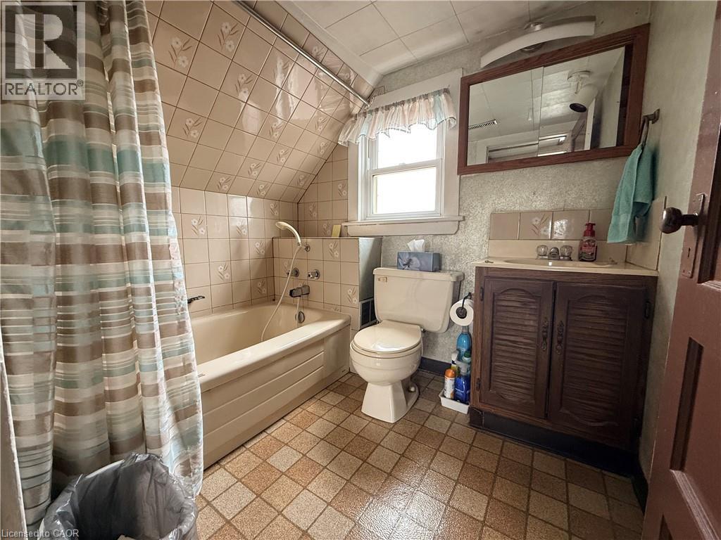358 BARTON Street E - 27