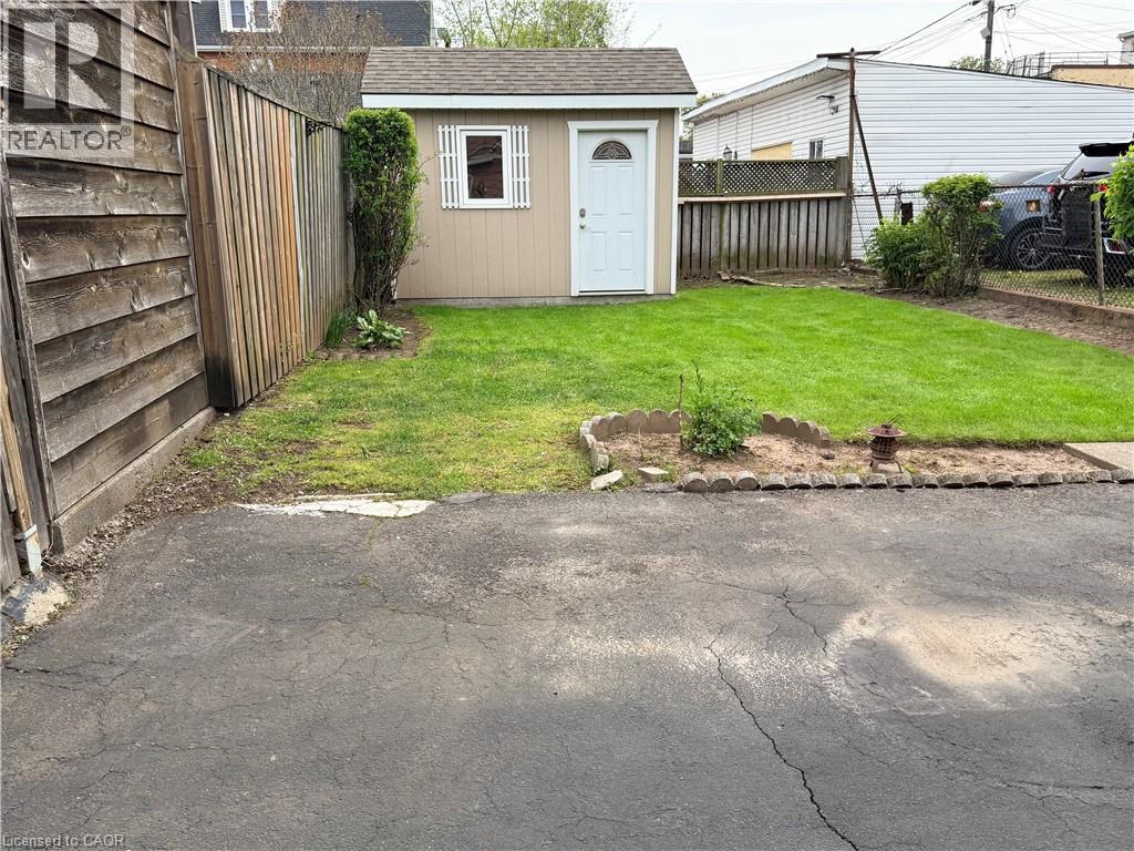 358 BARTON Street E - 28