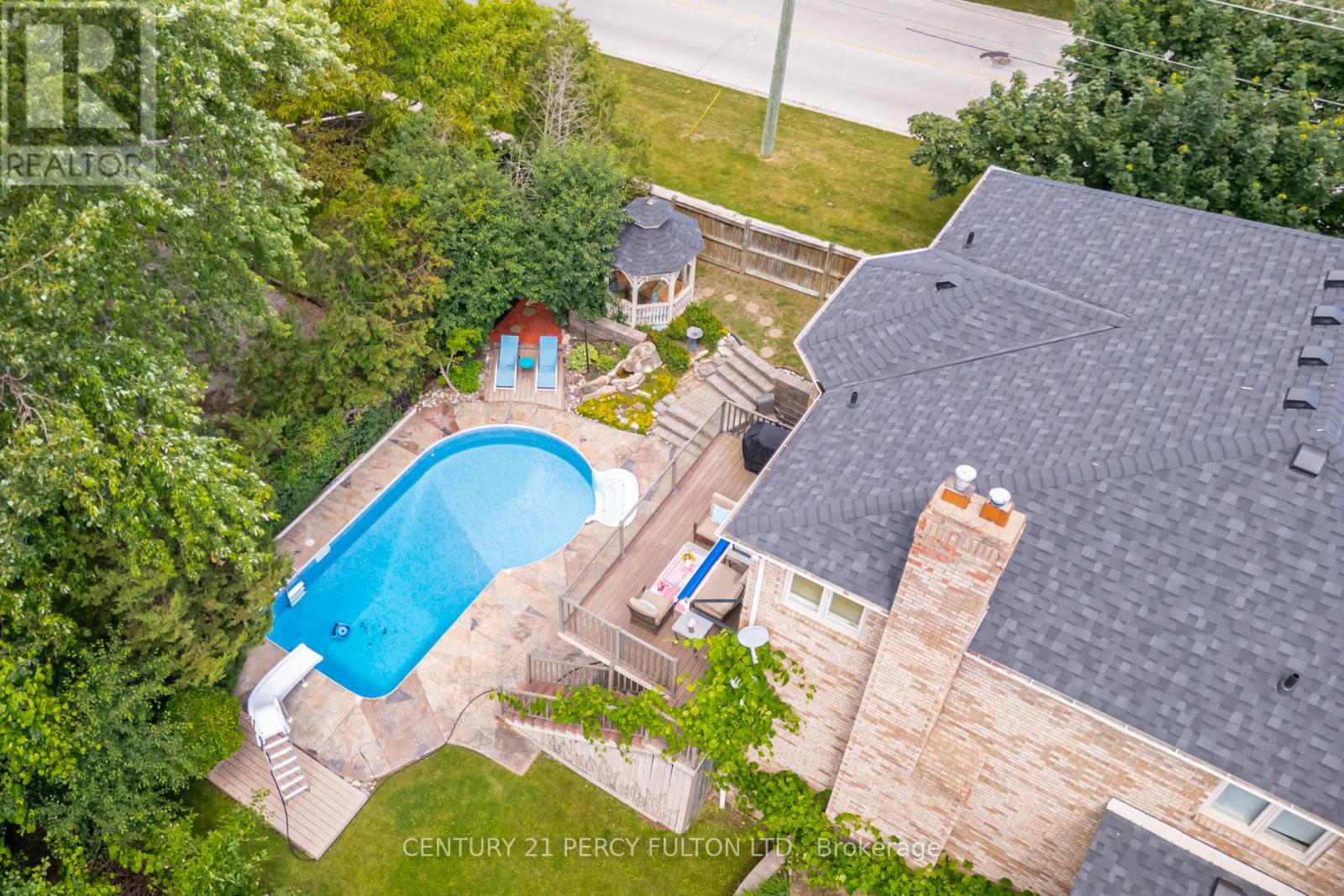 898 BAYLAWN DRIVE - 1