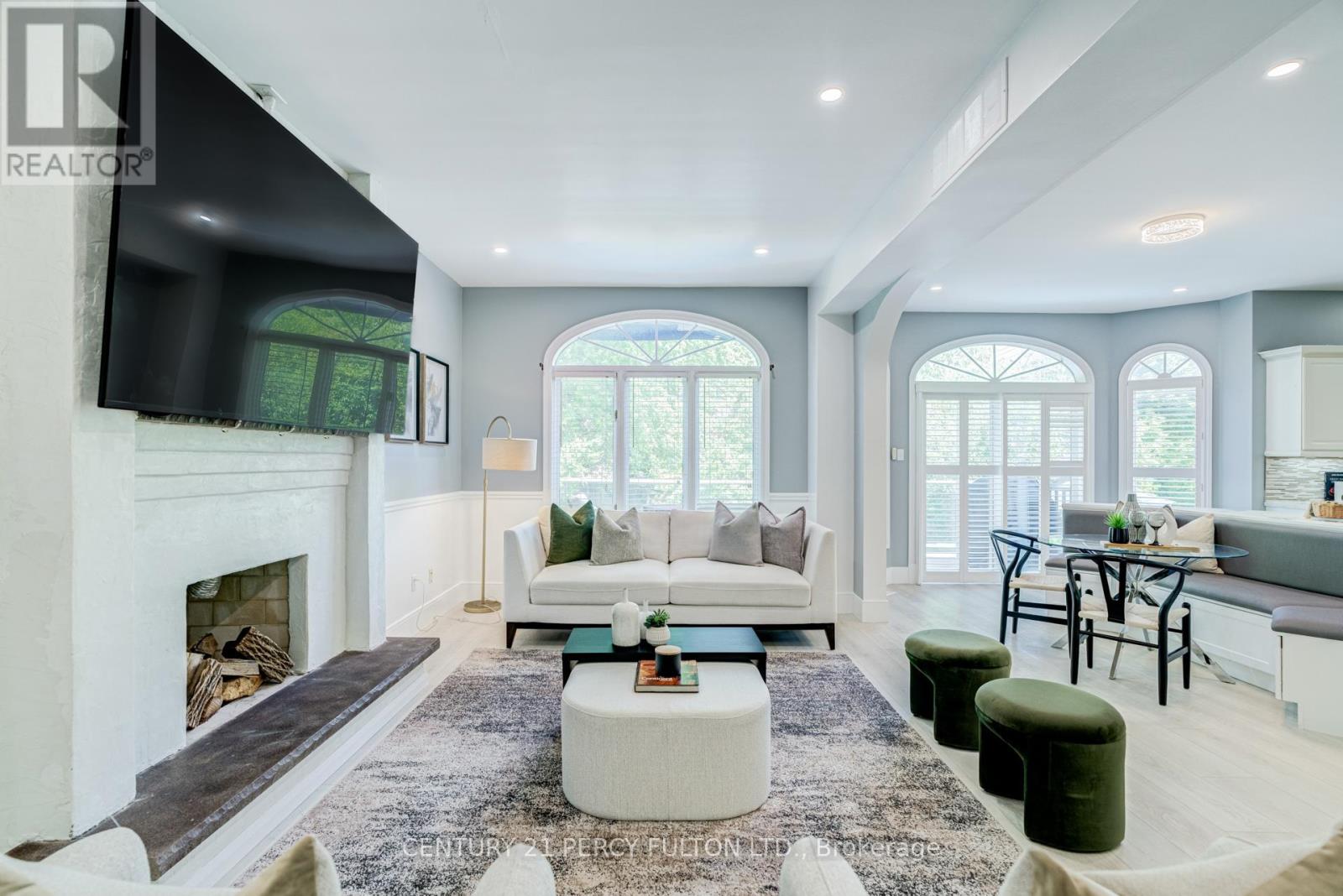 898 BAYLAWN DRIVE - 14