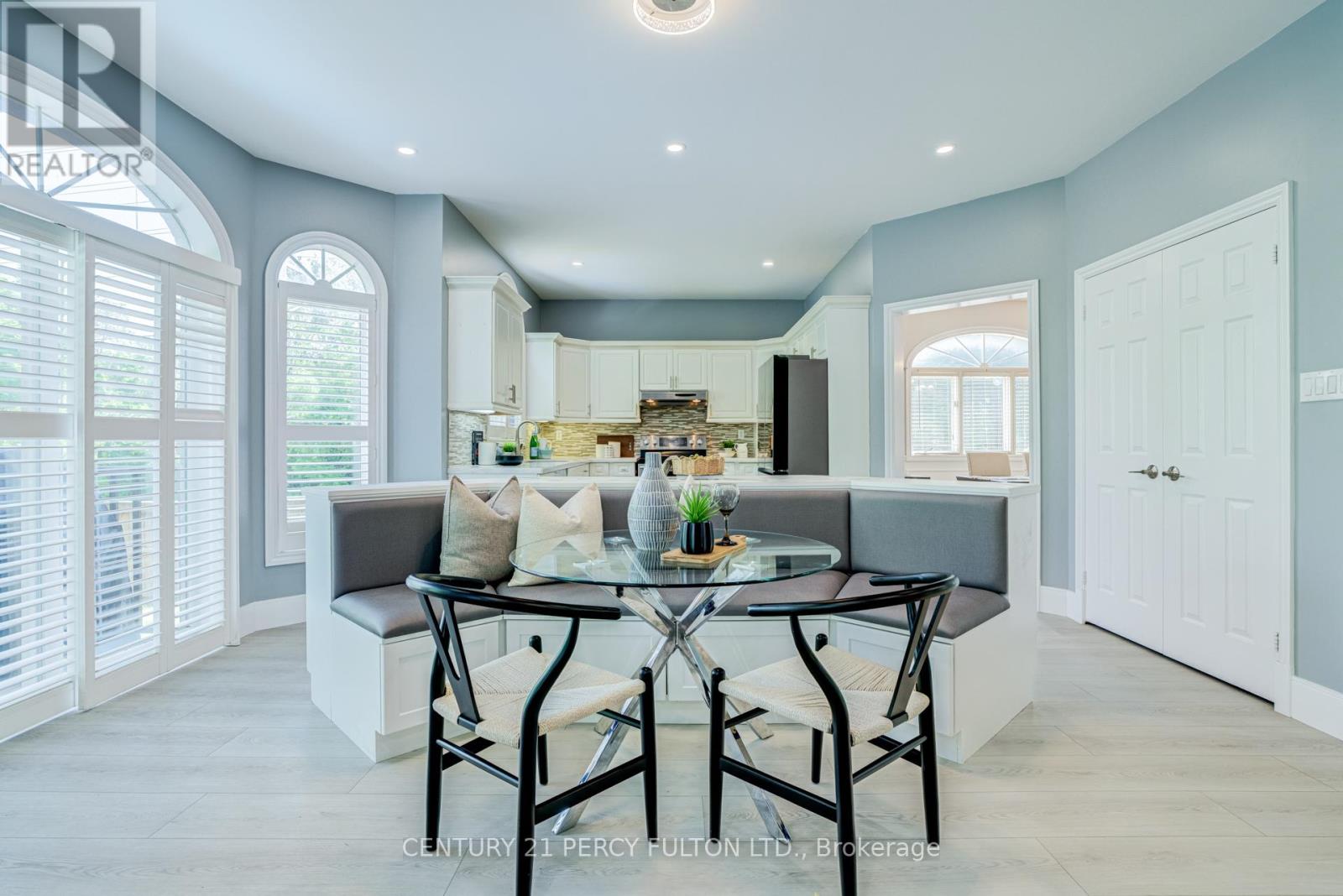 898 BAYLAWN DRIVE - 15