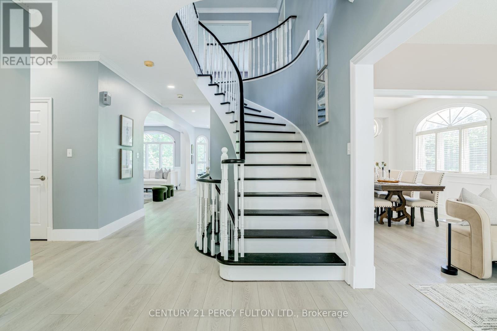 898 BAYLAWN DRIVE - 25