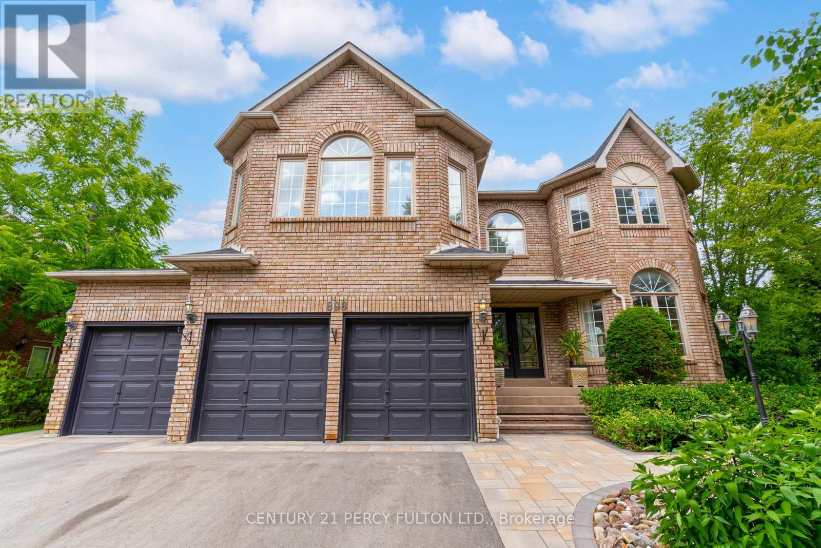 898 BAYLAWN DRIVE - 3