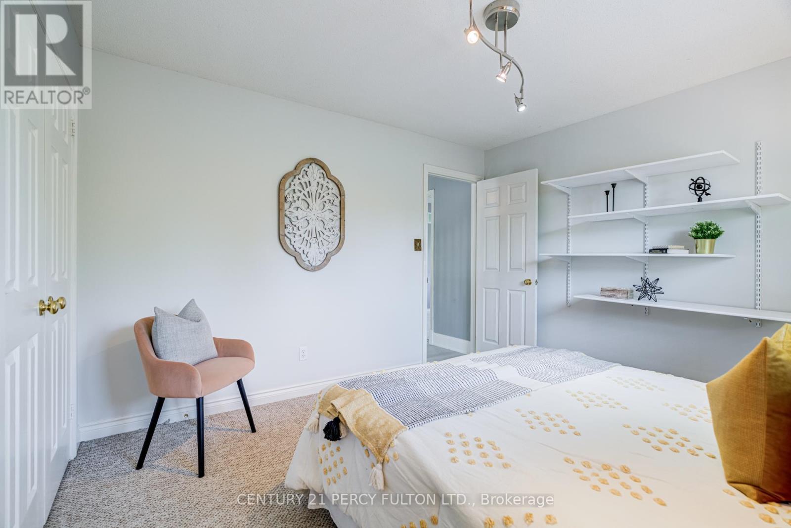 898 BAYLAWN DRIVE - 31