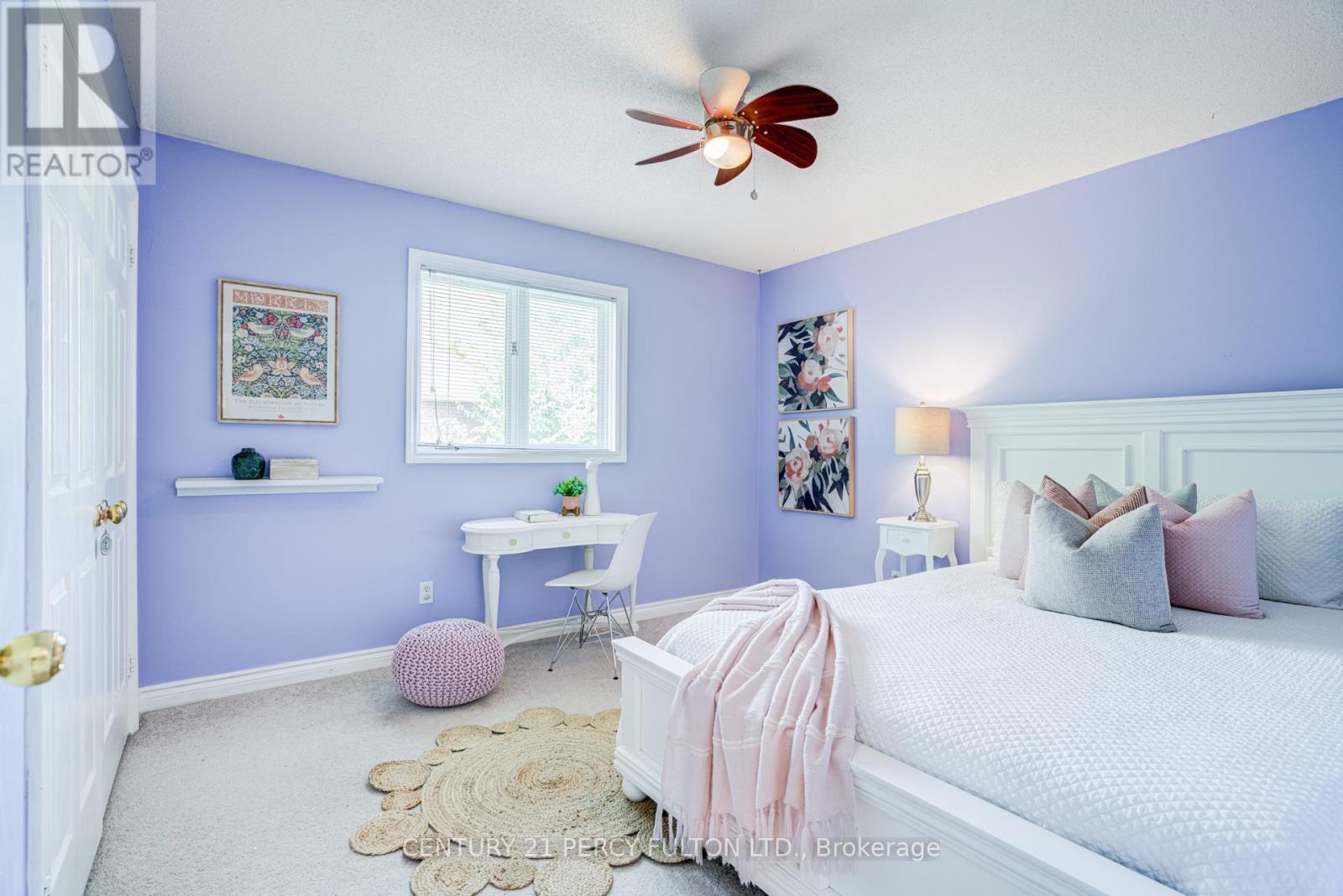 898 BAYLAWN DRIVE - 32