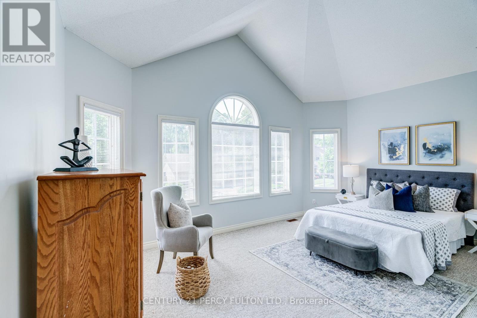 898 BAYLAWN DRIVE - 35