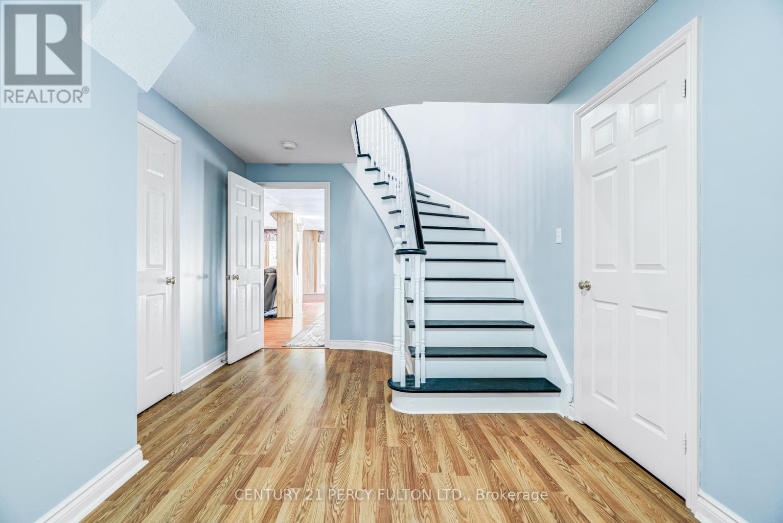 898 BAYLAWN DRIVE - 38