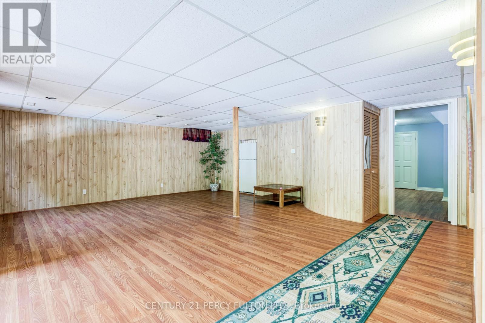 898 BAYLAWN DRIVE - 41