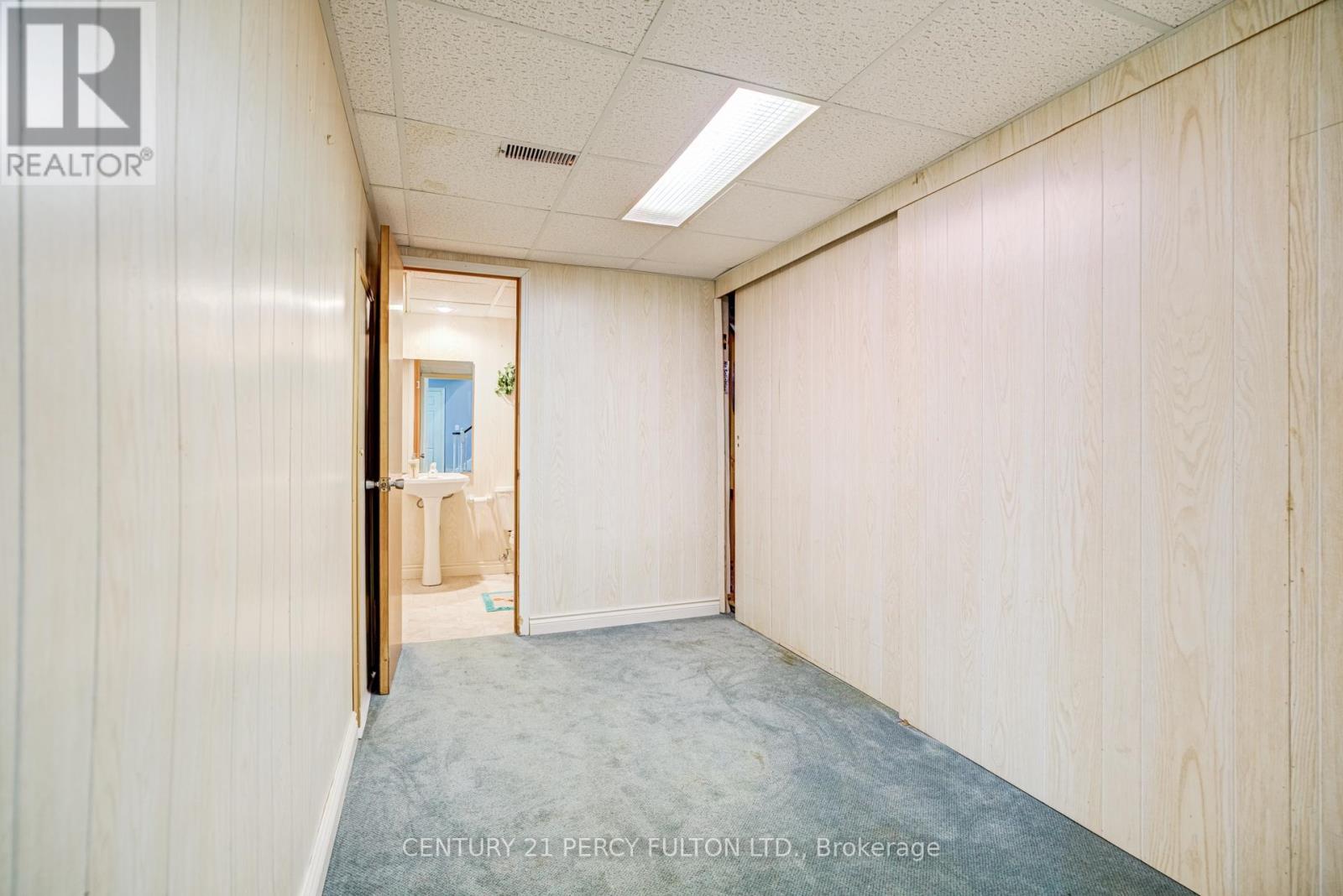 898 BAYLAWN DRIVE - 43