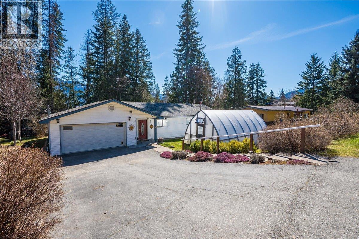 210 Bayview Street - 1