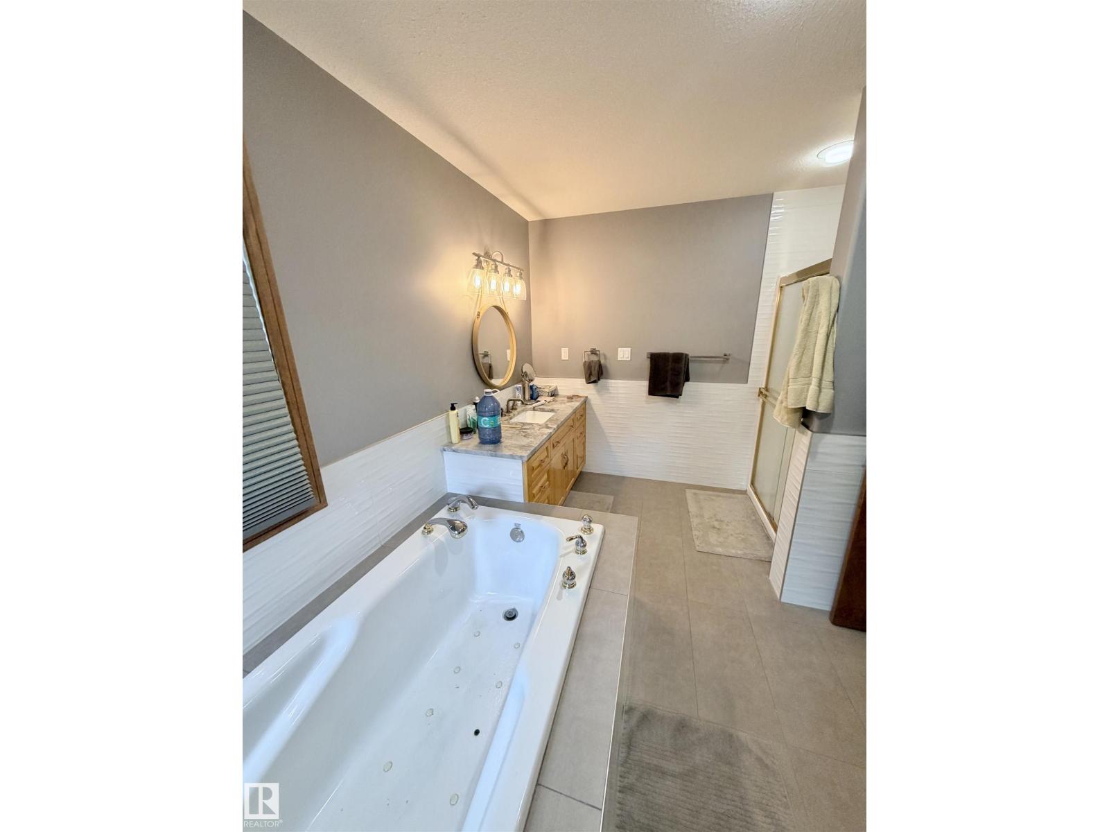 219 56512 RNG ROAD 111 - 24